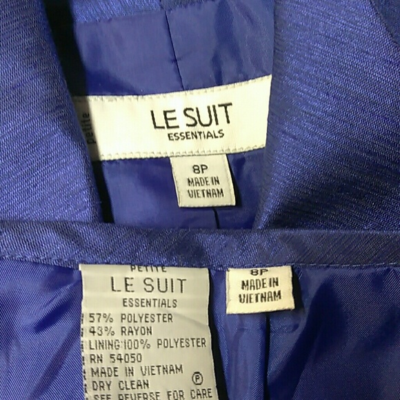 Le suit  ladies Blazer and skirt - Picture 8 of 8